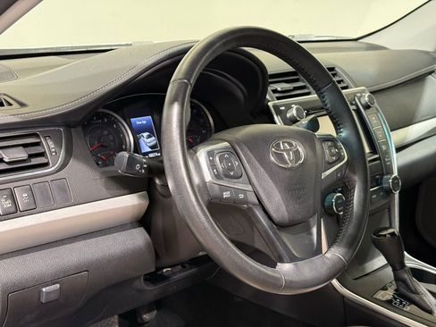 Used 2016 Toyota Camry XSE w/ Moonroof Package image 16