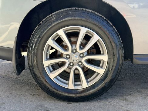 Used 2016 Nissan Pathfinder S image 29