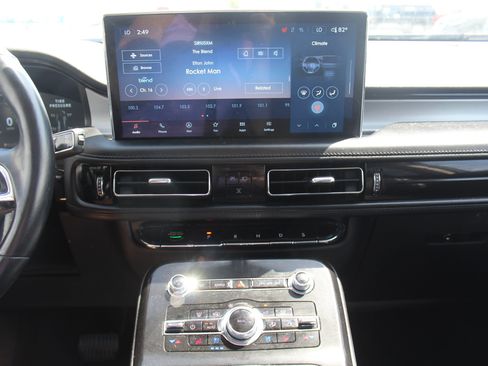 Used 2023 Lincoln Nautilus Reserve w/ Equipment Group 201A AWD/4WD image 15