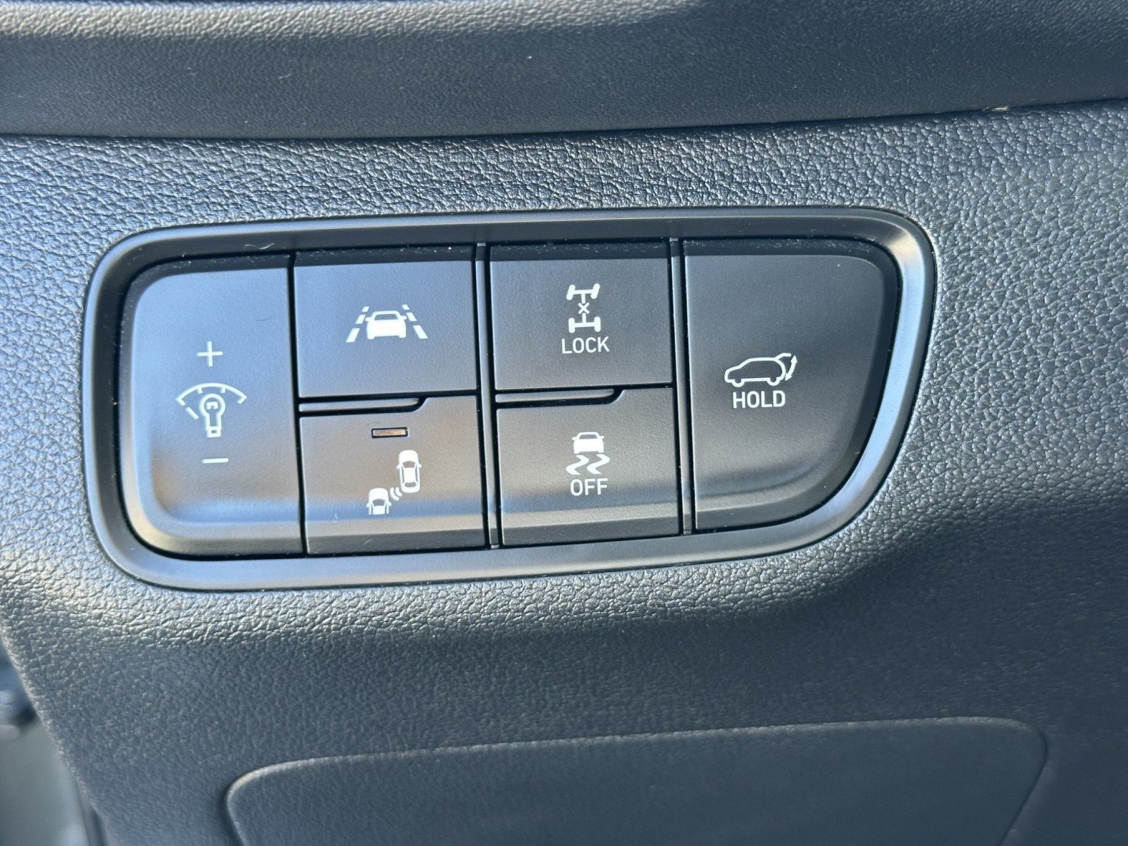 Used 2020 Hyundai Santa Fe Limited AWD/4WD image 25