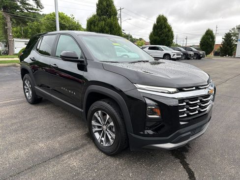 Used 2026 Chevrolet Equinox LT w/ Convenience Package II FWD image 7