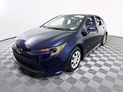 Certified 2025 Toyota Corolla LE image 3