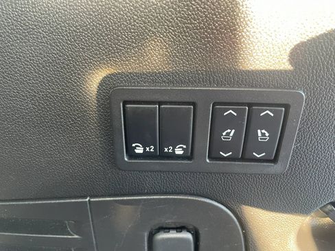 Used 2016 Cadillac Escalade Premium AWD/4WD image 21