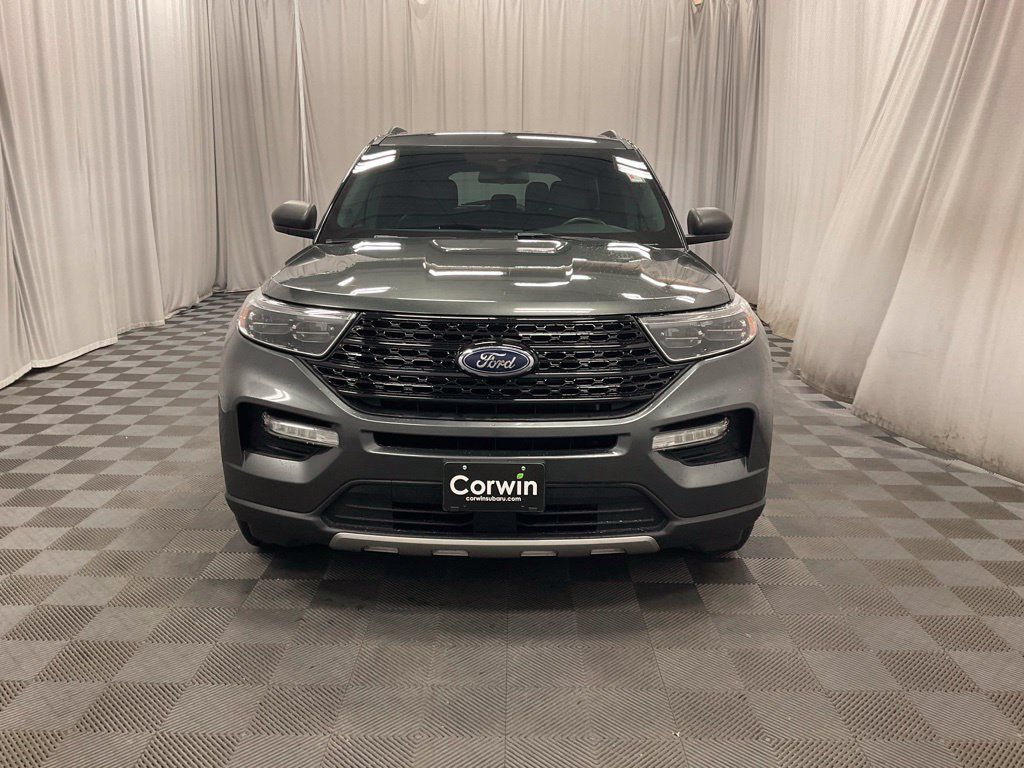 Used 2020 Ford Explorer XLT w/ Equipment Group 202A AWD/4WD image 5