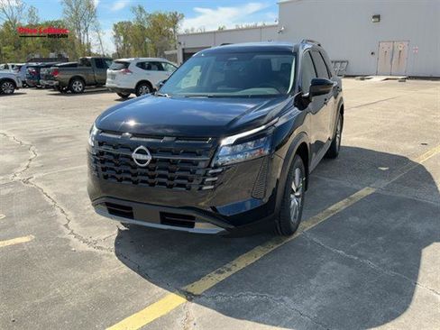 New 2026 Nissan Pathfinder SL w/ Cargo Package FWD image 4