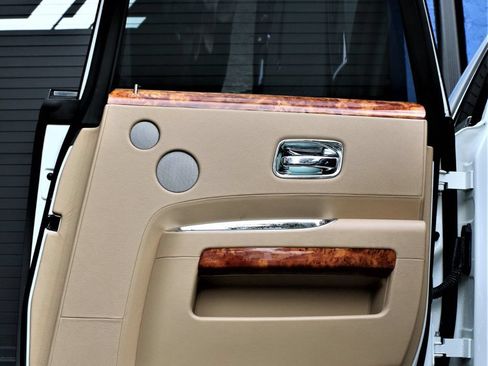 Used 2010 Rolls-Royce Ghost RWD image 20