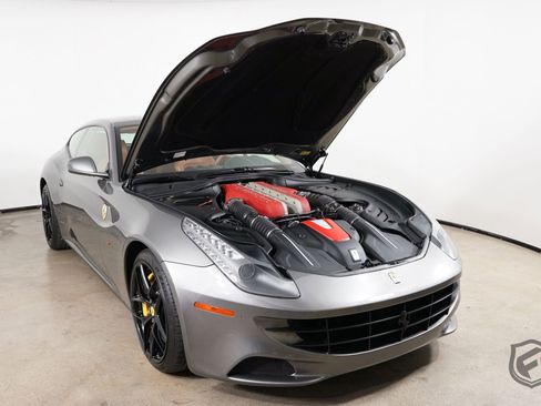 Used 2012 Ferrari FF image 40