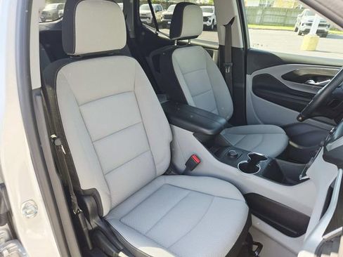 Used 2022 GMC Terrain SLE image 12