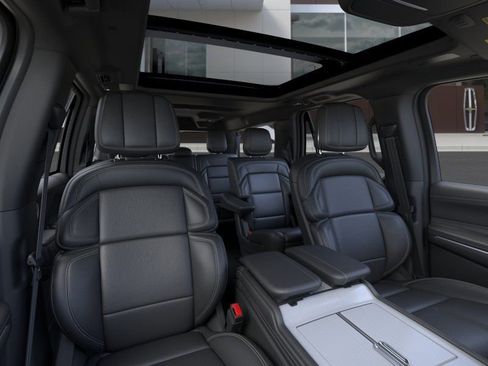 New 2026 Lincoln Navigator L Reserve AWD/4WD image 10