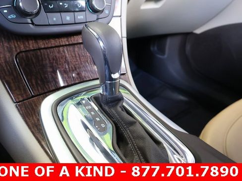 Used 2013 Buick Regal Premium image 25