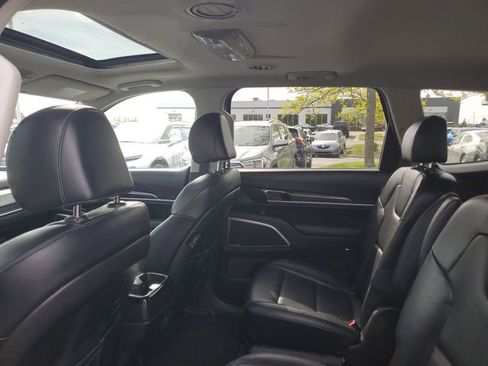 Certified 2024 Kia Telluride S w/ S Sunroof Package AWD/4WD image 8