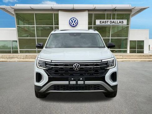 Used 2025 Volkswagen Atlas Peak Edition SE AWD/4WD image 6
