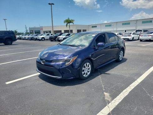 Used 2023 Toyota Corolla LE FWD image 3
