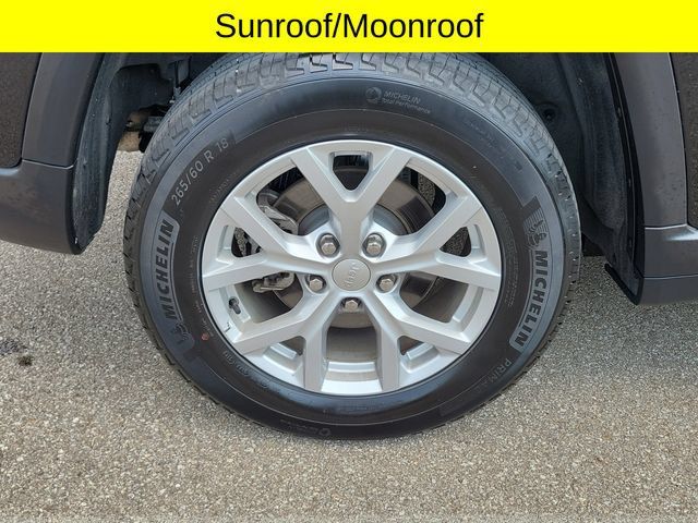 Used 2023 Jeep Grand Cherokee Limited AWD/4WD image 7