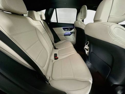Used 2026 Mercedes-Benz GLC 300 image 27