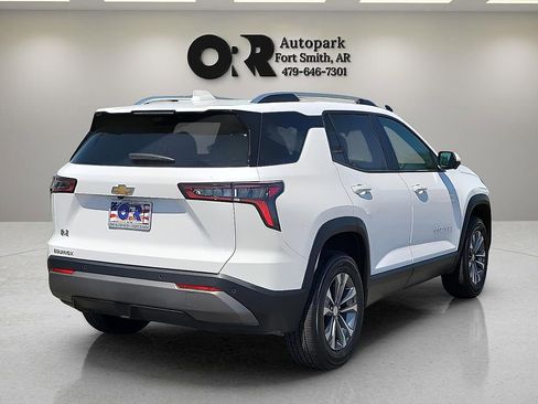 Used 2025 Chevrolet Equinox LT w/ Convenience Package II image 5