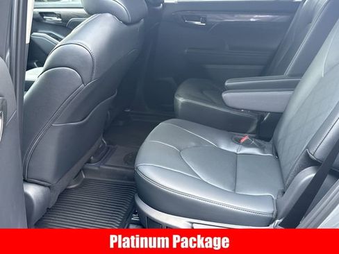 New 2026 Toyota Highlander Platinum AWD/4WD image 5