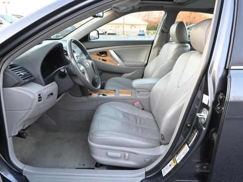 Used 2007 Toyota Camry XLE image 11