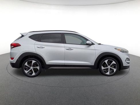 Used 2016 Hyundai Tucson Limited w/ Option Group 03 FWD image 4