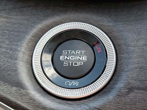 Used 2022 Jeep Grand Cherokee Overland image 23