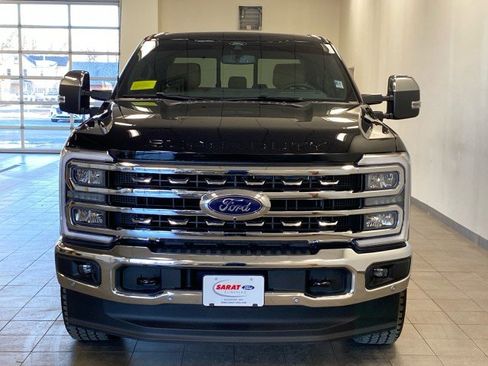 Certified 2025 Ford F350 Lariat w/ Lariat Ultimate Package image 3
