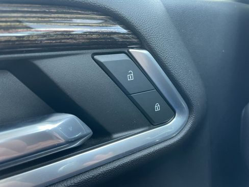 Used 2022 GMC Sierra 1500 Elevation image 25