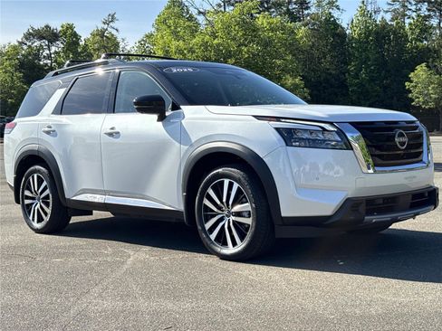 Used 2025 Nissan Pathfinder Platinum w/ Cargo Package FWD image 32
