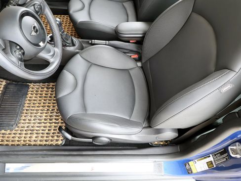 Used 2013 MINI Cooper S w/ Premium Pkg image 32