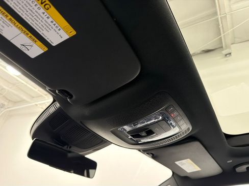 Used 2025 Mercedes-Benz GLS 450 4MATIC image 34