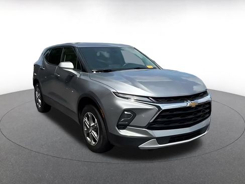 Used 2026 Chevrolet Blazer LT AWD/4WD image 3