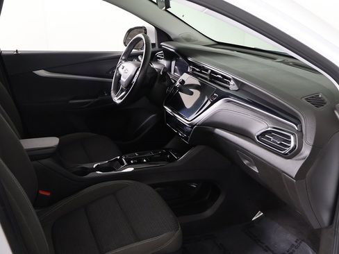 Used 2022 Chevrolet Bolt EUV LT w/ Comfort Package image 23