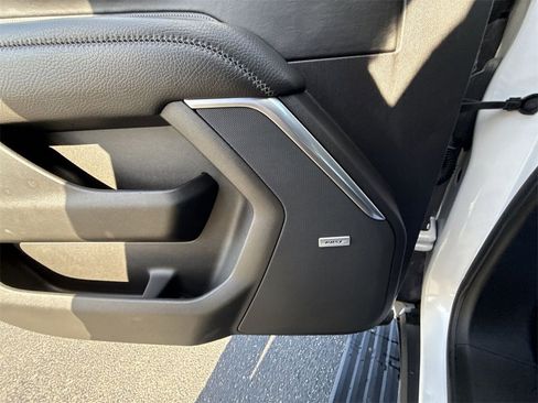 Certified 2021 GMC Yukon Denali w/ Denali Premium Package image 24