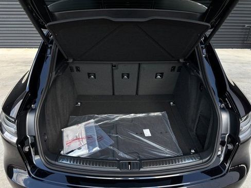 Certified 2026 Porsche Macan Turbo image 25