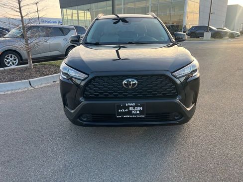 Used 2022 Toyota Corolla Cross LE image 2