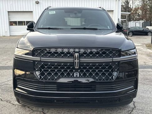 New 2025 Lincoln Navigator Reserve w/ Jet Appearance Package image 2