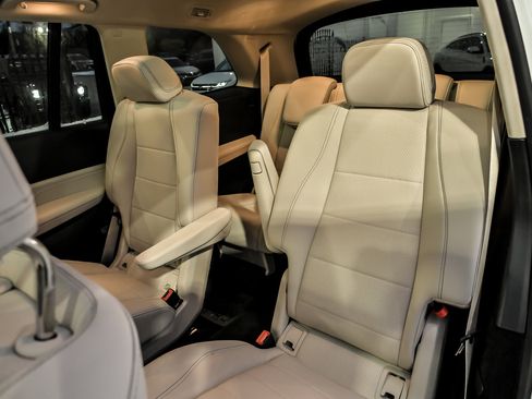 Used 2023 Mercedes-Benz GLS 450 450 image 28