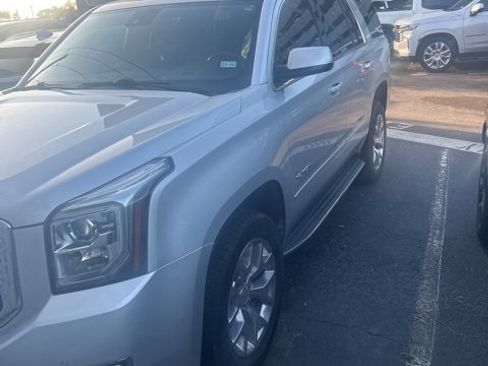 Used 2020 GMC Yukon SLT image 1