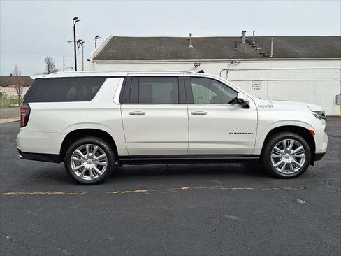 Used 2023 Chevrolet Suburban High Country w/ Premium Package 2 image 18