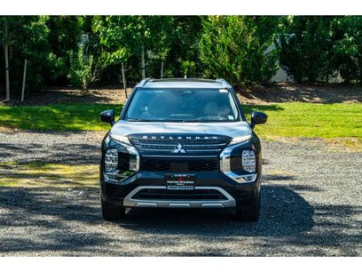 New 2025 Mitsubishi Outlander 4WD Plug-In Hybrid