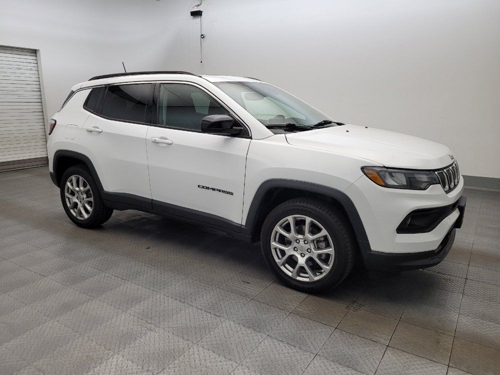 Used 2022 Jeep Compass Latitude w/ Sun and Sound Group AWD/4WD image 11