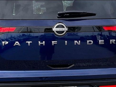 New 2026 Nissan Pathfinder SV image 9