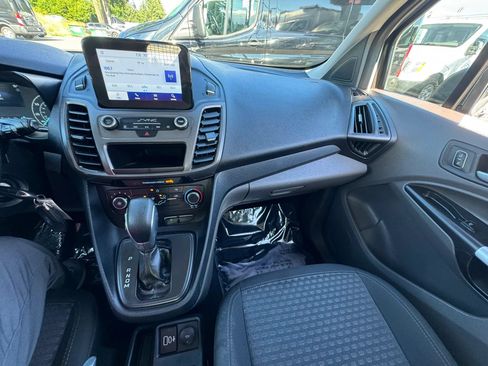 Used 2022 Ford Transit Connect XLT FWD image 18