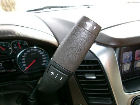 Used 2015 Chevrolet Suburban LTZ w/ Texas Edition image 27