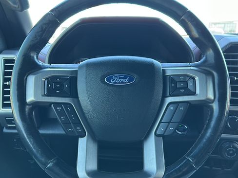 Used 2018 Ford F150 Platinum w/ Equipment Group 701A Luxury image 27