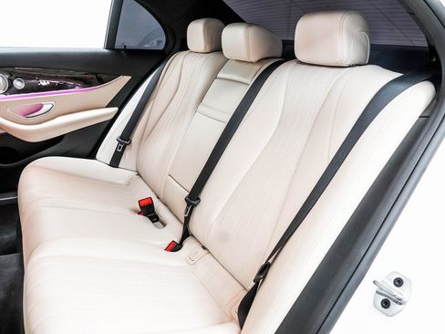 Used 2020 Mercedes-Benz E 450 4MATIC Sedan w/ Parking Assistance Package image 40