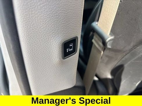 Used 2024 Chrysler Pacifica Touring-L FWD image 30