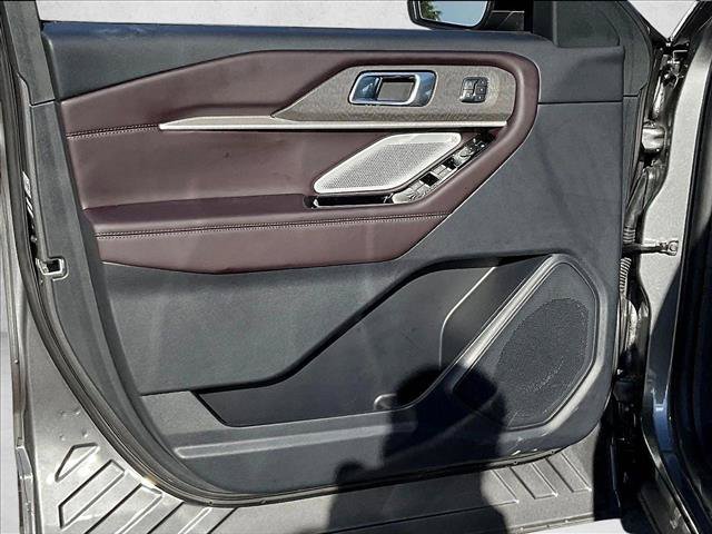 Used 2025 Ford Explorer Platinum RWD image 14