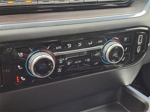 Used 2024 GMC Sierra 1500 SLT w/ SLT Premium Plus Package image 13