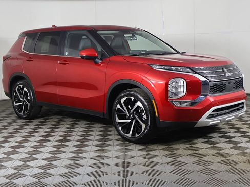 Used 2024 Mitsubishi Outlander SE image 48