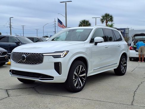 New 2026 Volvo XC90 B5 Core image 3